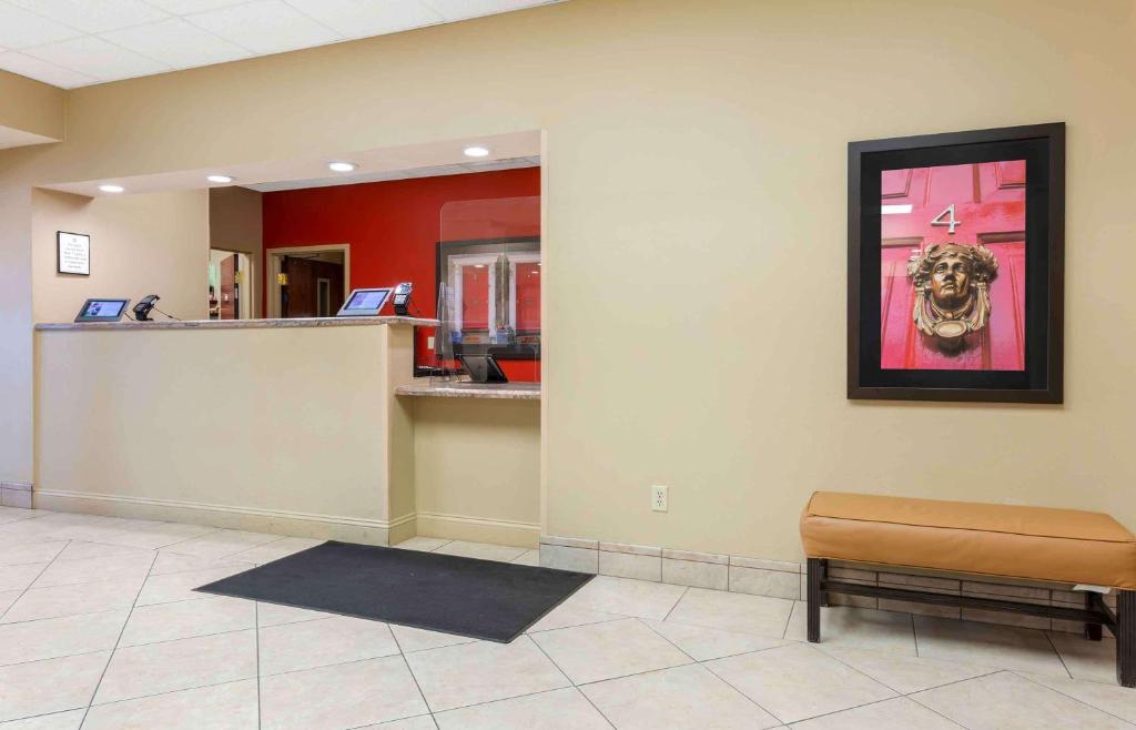 Extended Stay America Suites - Findlay - Tiffin Avenue photo 3