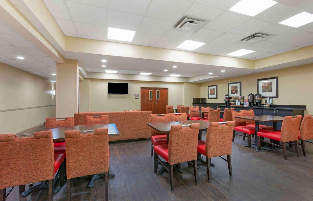 Extended Stay America Suites - Findlay - Tiffin Avenue photo 4