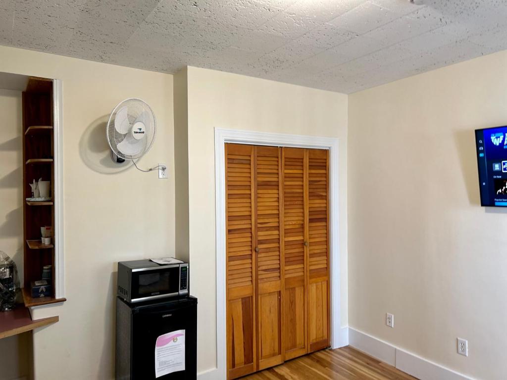 Traveler’s Den in Medford photo 4