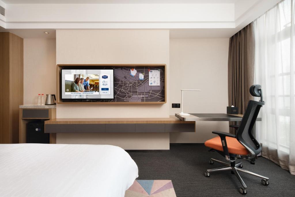 Hampton by Hilton Nanning Jiangnan - Tap to explore photos