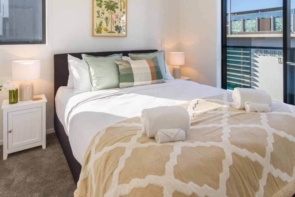Tuam Street delight 4 bed 4 bath with Carpark