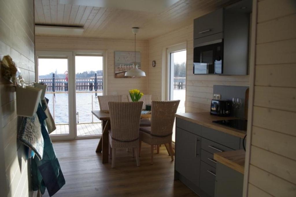 Hausboot Liliput photo 3