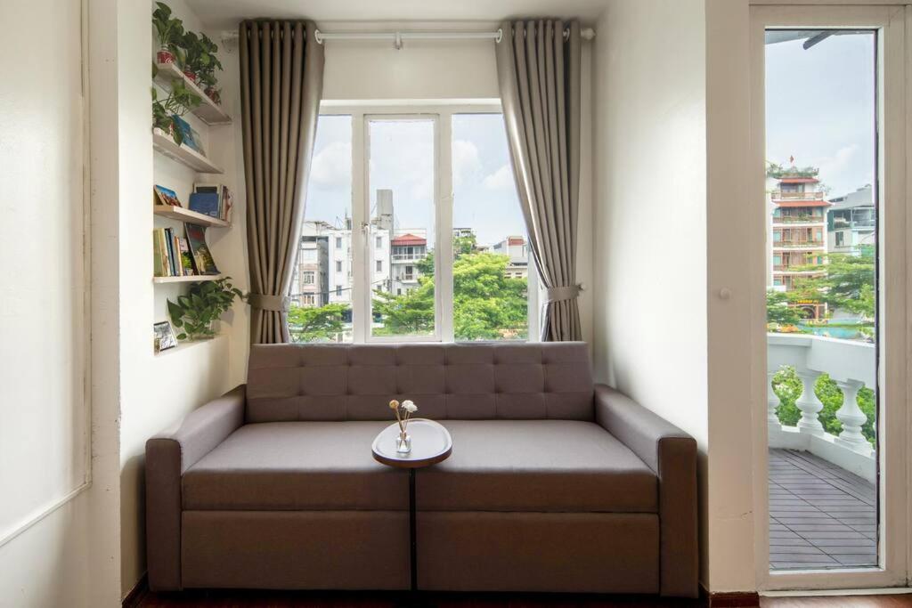 Minimalism/3pax/Natural Light/Balcony