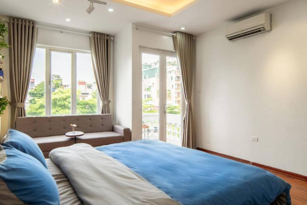 Minimalism/3pax/Natural Light/Balcony