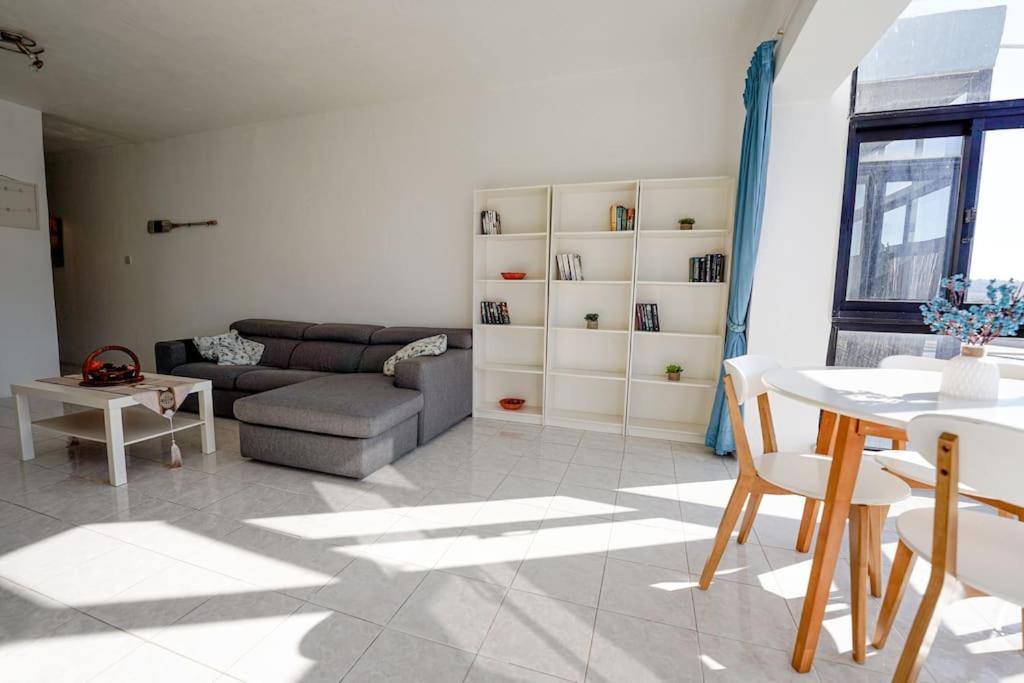 Salina. Peaceful 2 bedroom flat photo 2