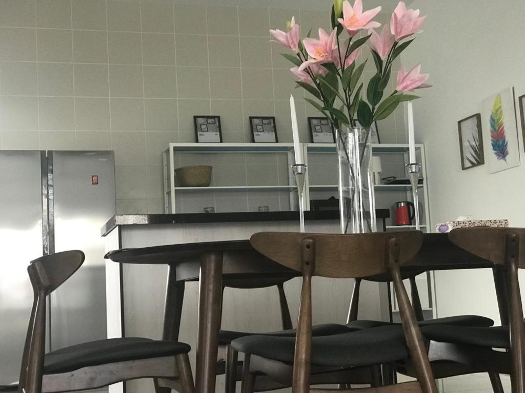 Homestay Fe-feeling Artis with 4 Bedrooms photo 4