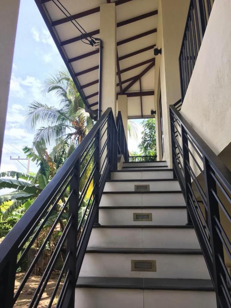 Apartment located 5 minutes from Ja Ela town photo 1