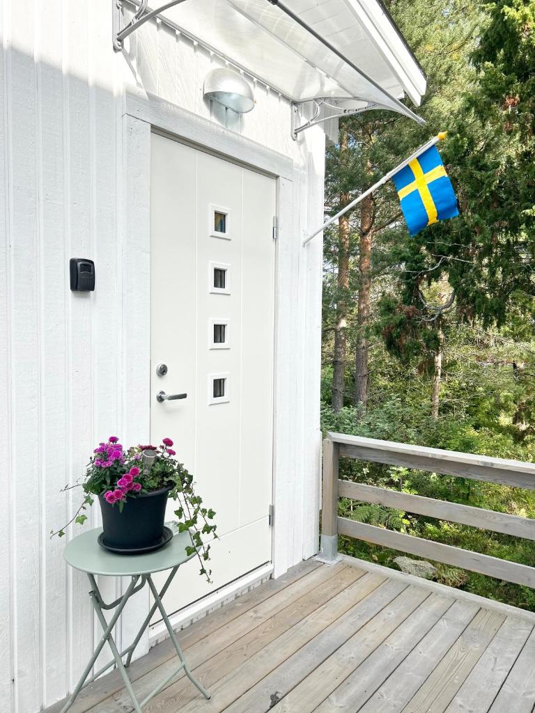 Lilla huset Bed & Breakfast - gästhus 1-3 personer och egen parkering photo 3