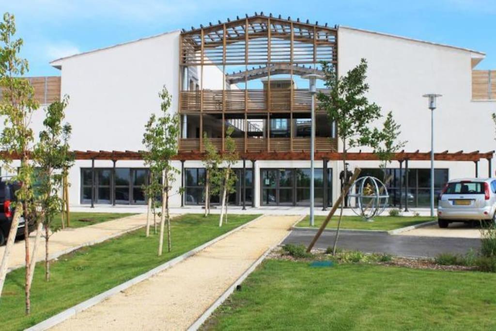 Paisible et unique avec terrasse sur vue piscine 107 photo 1