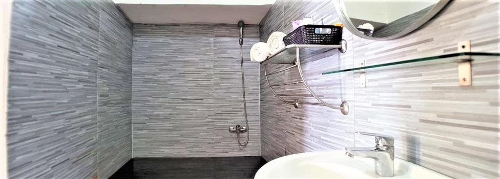 Best ocean view 1 bedroom long term opportunity photo 1
