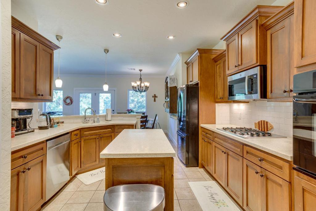 Quaint Noble Home 6 Mi to University of Oklahoma! photo 1