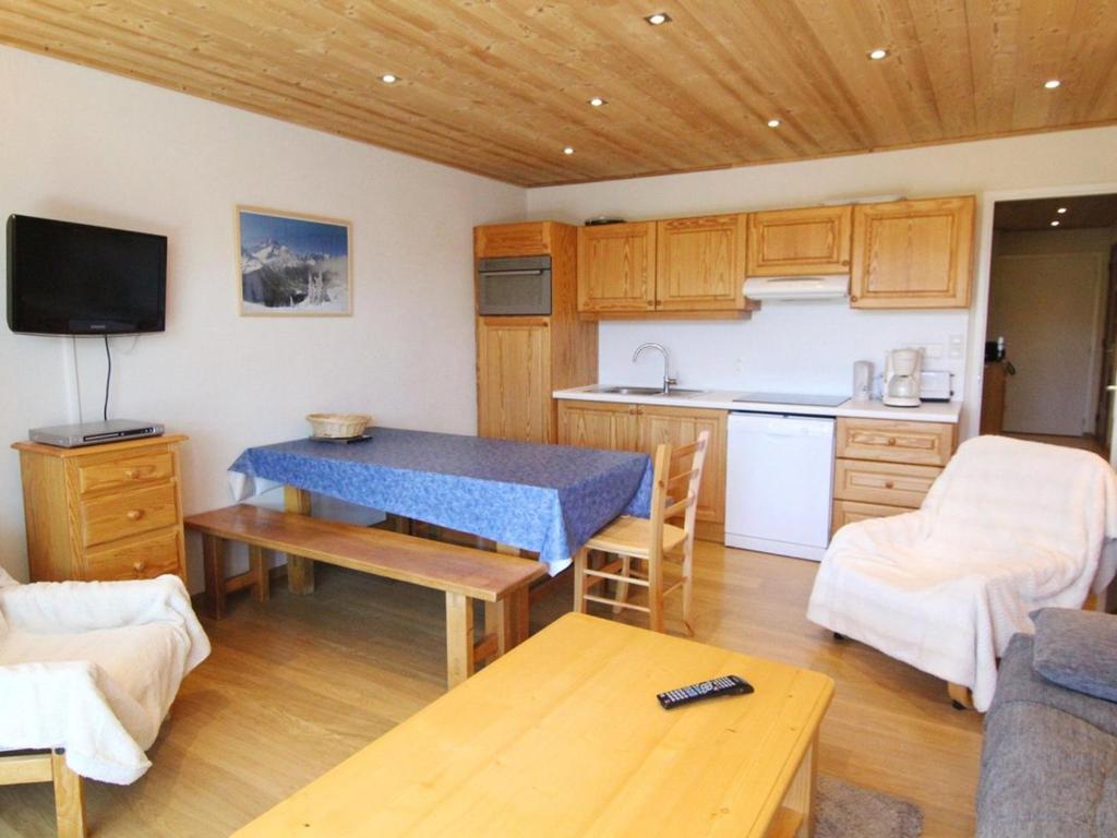 Appartement Huez, 2 pièces, 6 personnes - FR-1-405-33