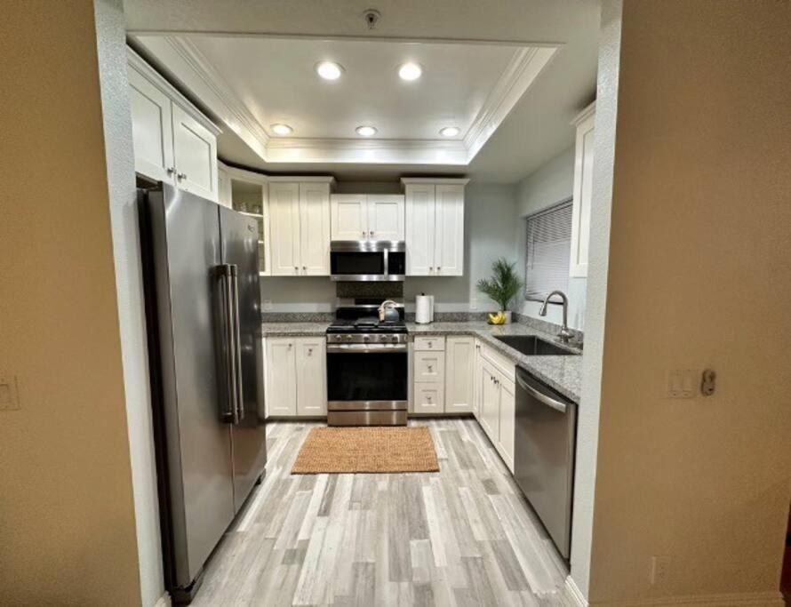 Cozy Palm Springs Condo photo 2