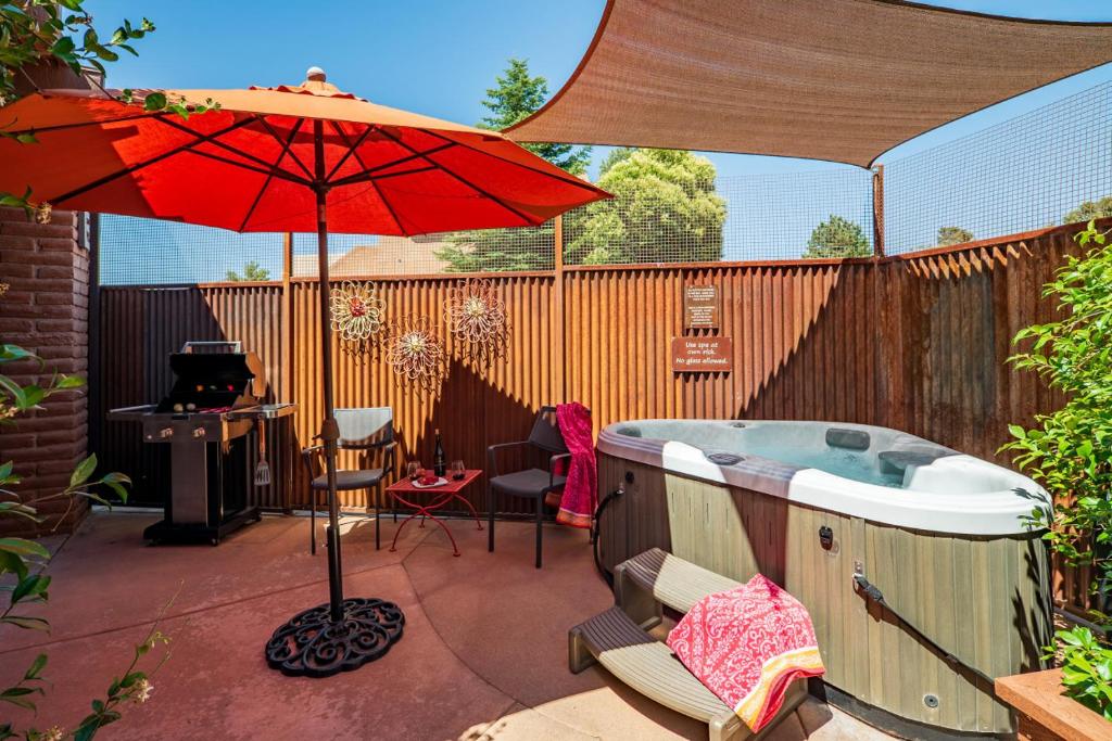 Desert Poppy Villa- Romantic Getaway image
