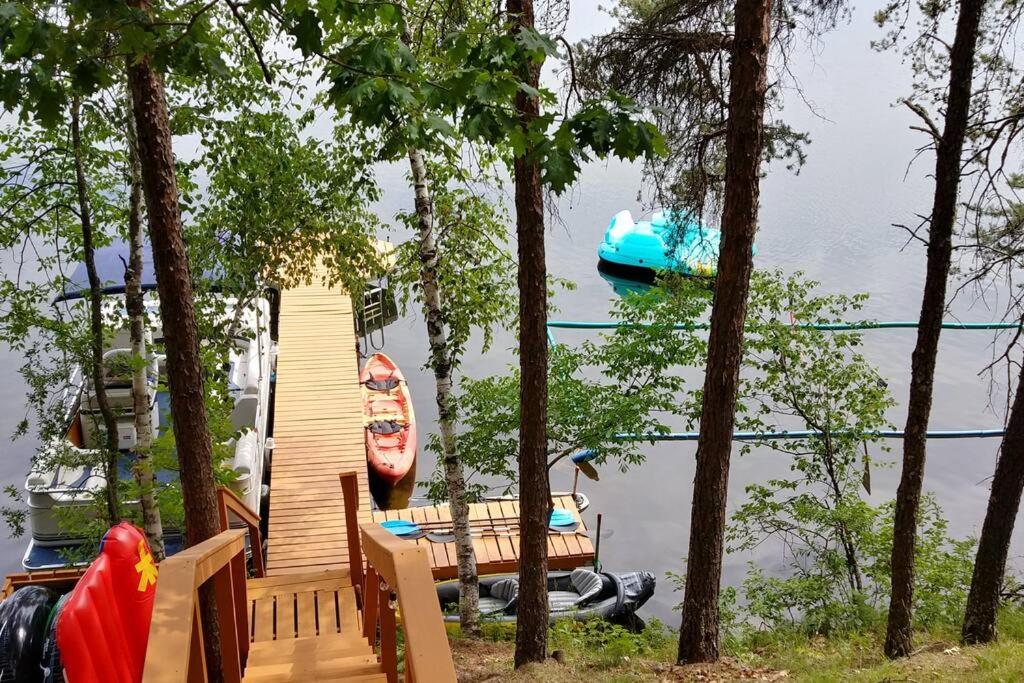 Sanctuary at Hay Lake - Includes Pontoon Boat