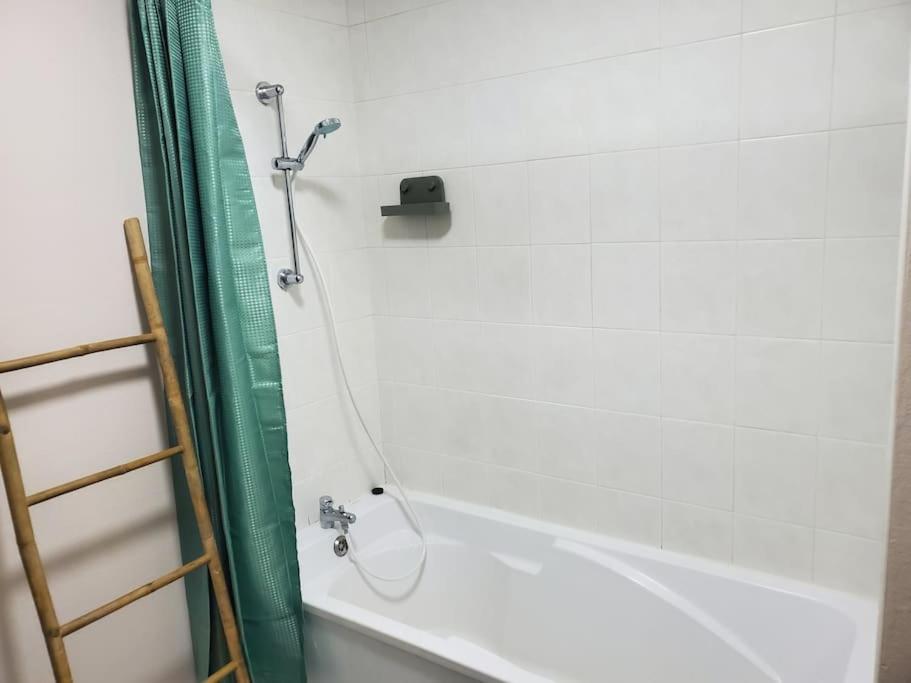 Appartement moderne en ville photo 2
