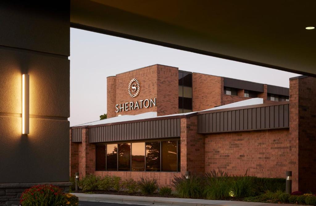 Sheraton Grand Rapids Airport Hotel photo 3