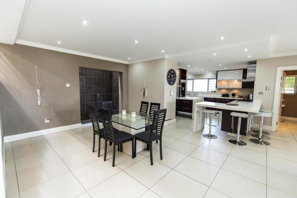 High End Humerail Holiday Home photo 1