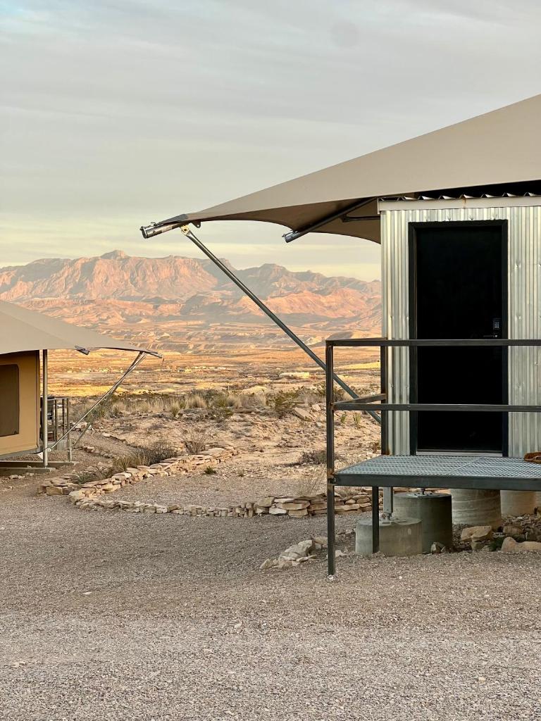 Camp Elena - Luxury Tents Minutes from Big Bend and Restaurants photo 3