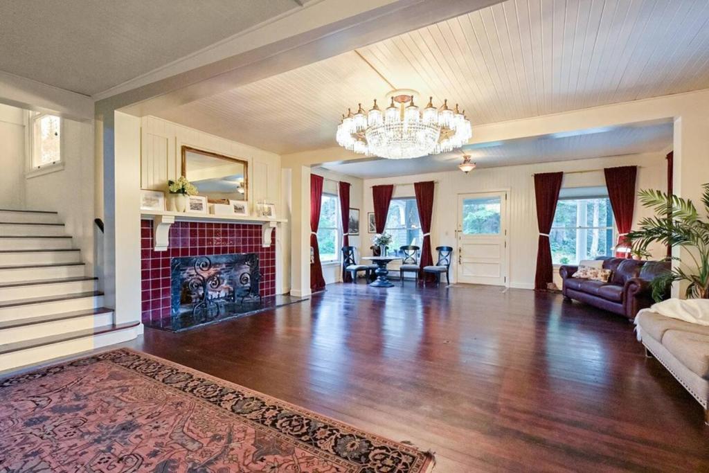 Group Friendly + Private Beach Access 6 Bedrooms photo 2