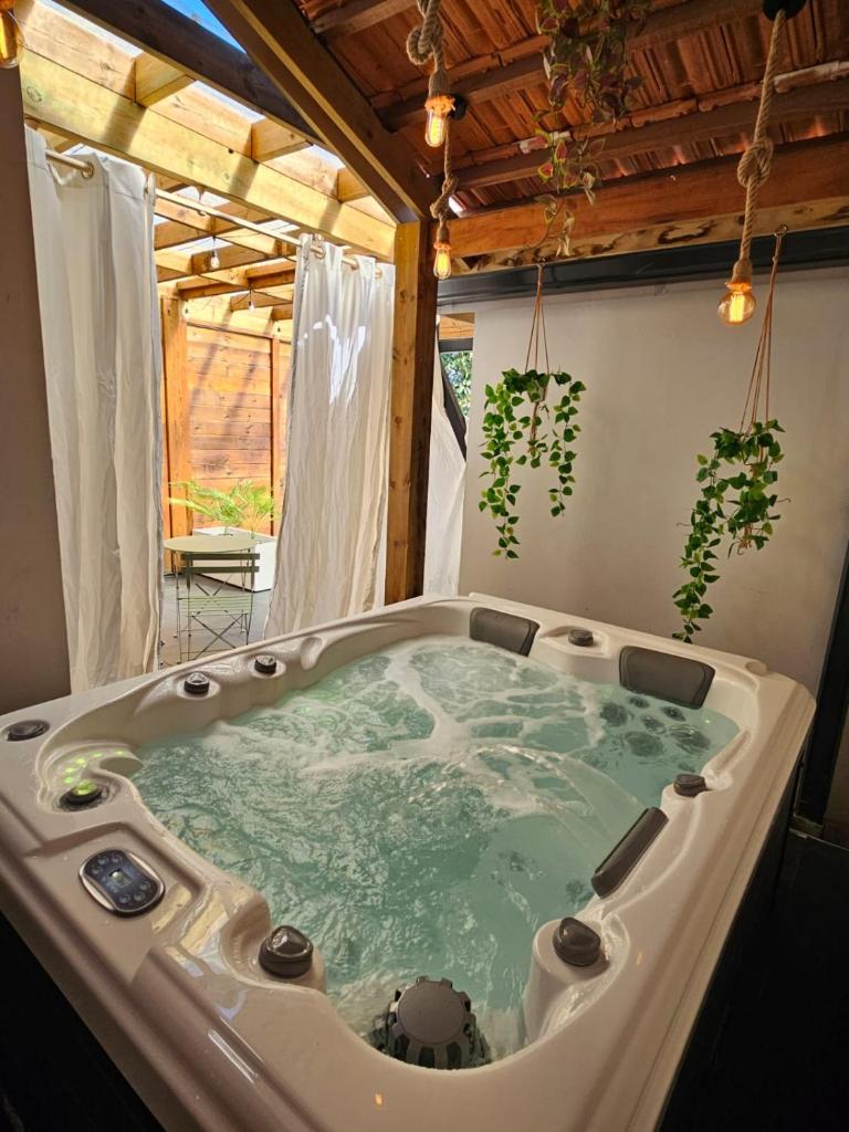 ECOLODGY Suites Villa photo 4