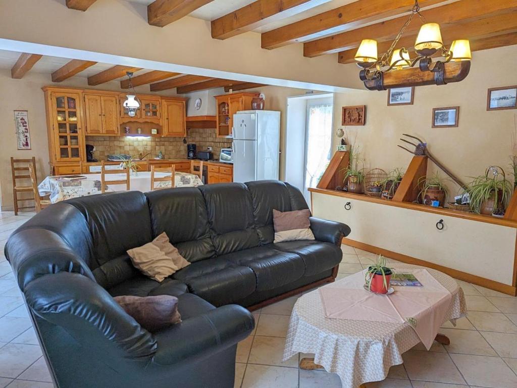 Gîte Saint-Genis-d'Hiersac, 4 pièces, 6 personnes - FR-1-653-117 photo 1