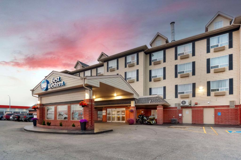 Best Western Grande Prairie photo 1