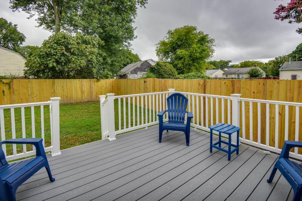 Updated Hampton Home with Grill Walk to Beach! photo 1