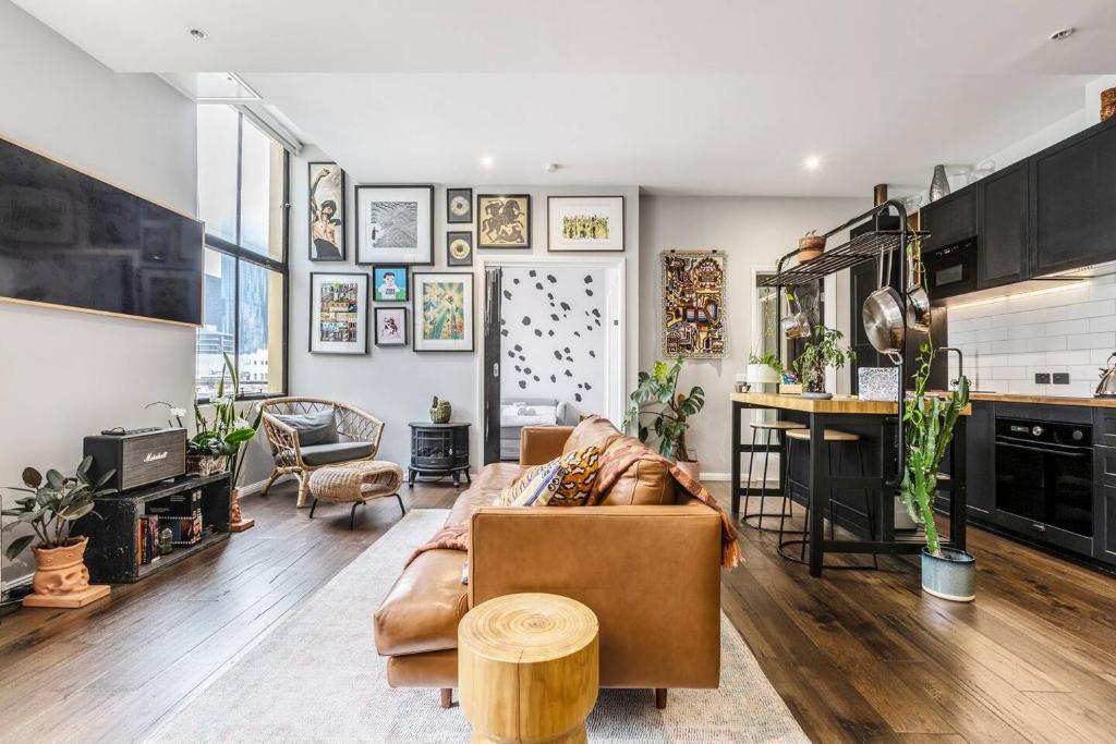 Hallmark on Swanston - Artsy Jungle Vibes in the CBD