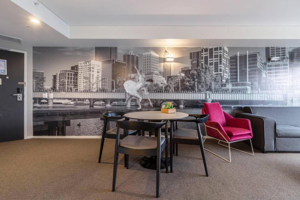 Melbourne Magic - An Artsy Urban Wellness Retreat photo 1