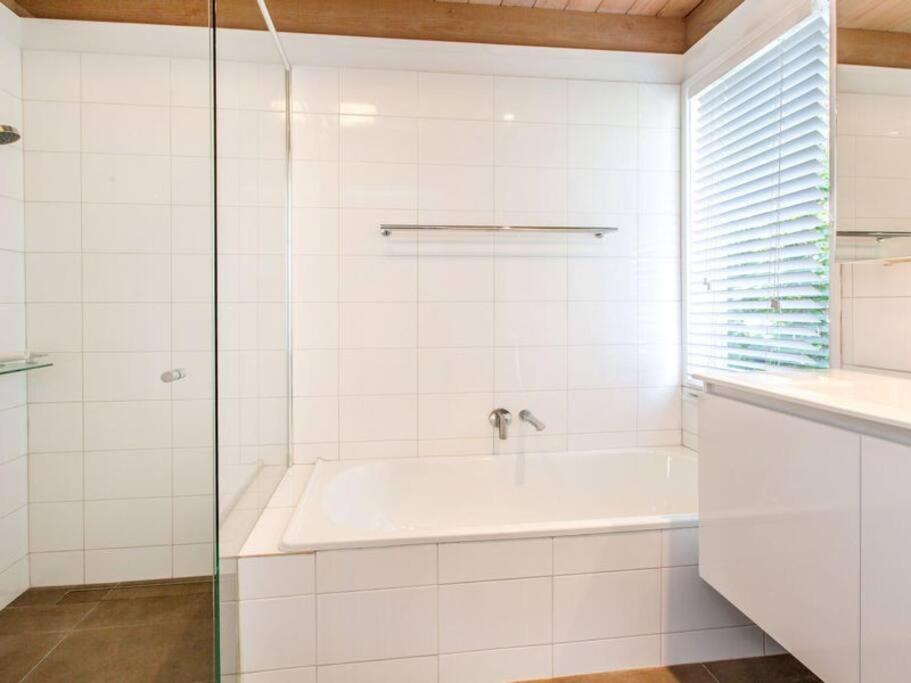 BLAIRGOWRIE TREETOPS..location location location photo 2