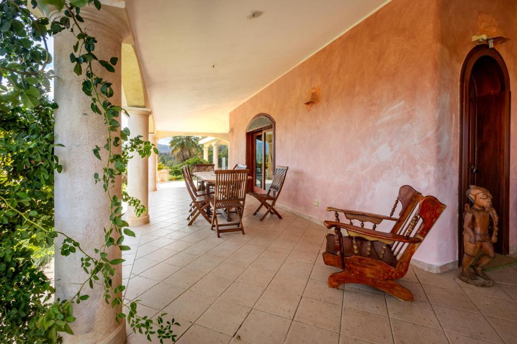 Stunning Villa W/ Swimmping Pool&Private Parking! photo 3