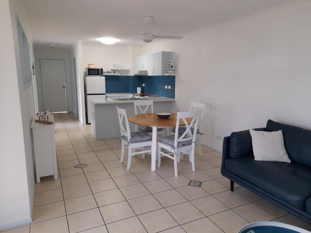 Airlie Apartments photo 4