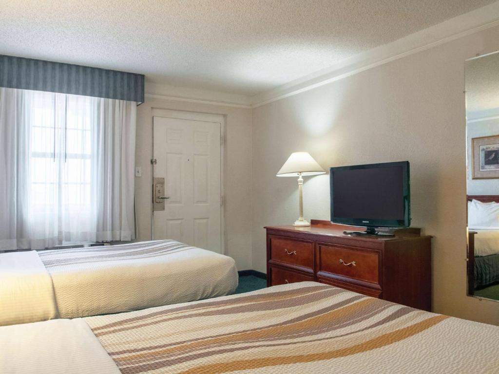La Quinta Inn by Wyndham New Orleans Veterans / Metairie photo 4