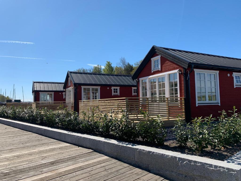 Lyxiga stugor med sjöutsikt photo 1