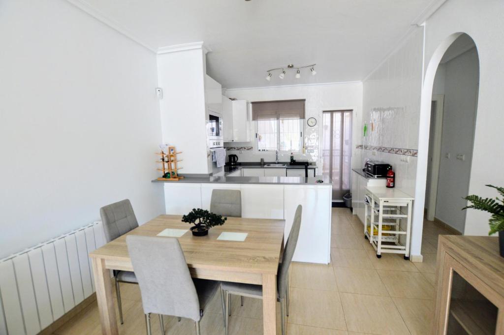 Sucina 2 Bed Bungalow walking distance of tow photo 2