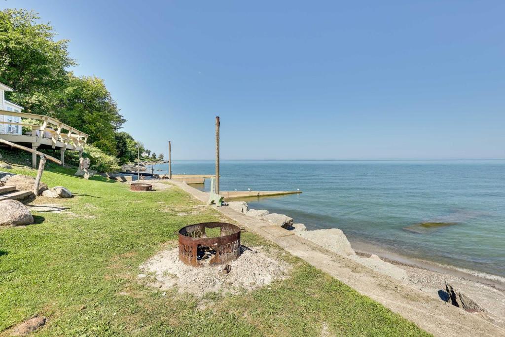 Scenic Geneva Cottage with Lake Erie Beach Access! photo 1