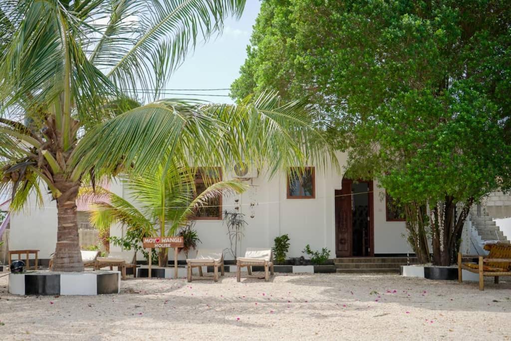 MOYOWANGU HOUSE PAJE photo 1