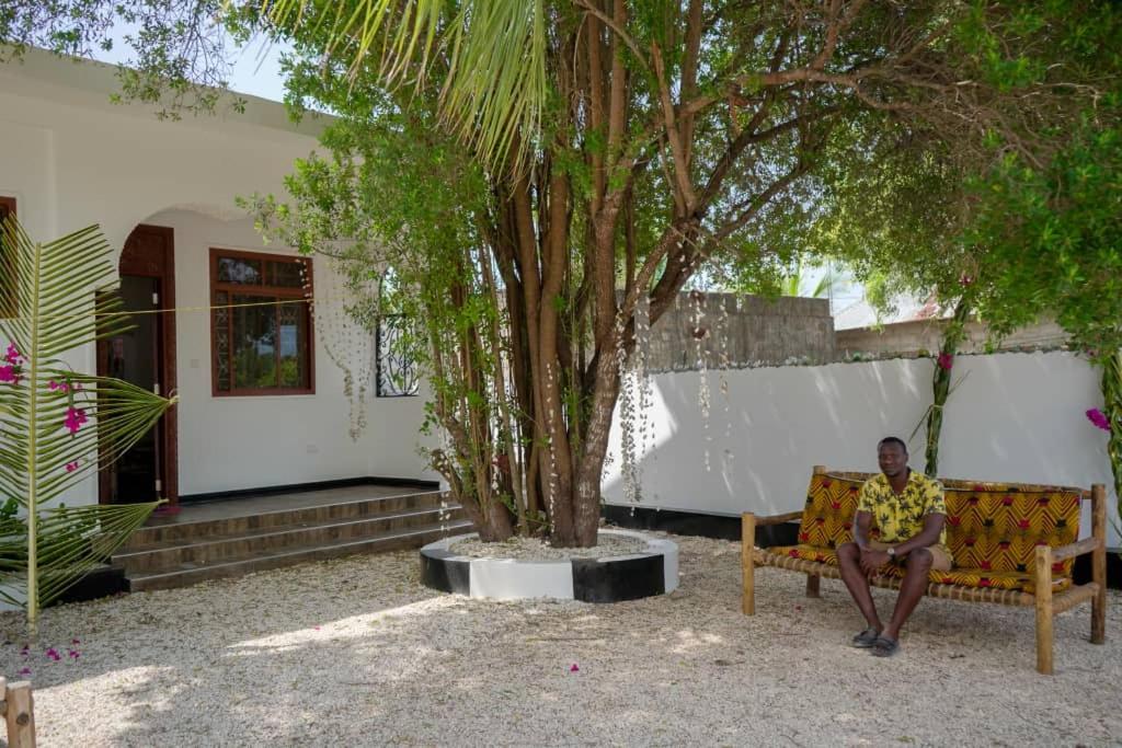 MOYOWANGU HOUSE PAJE photo 2