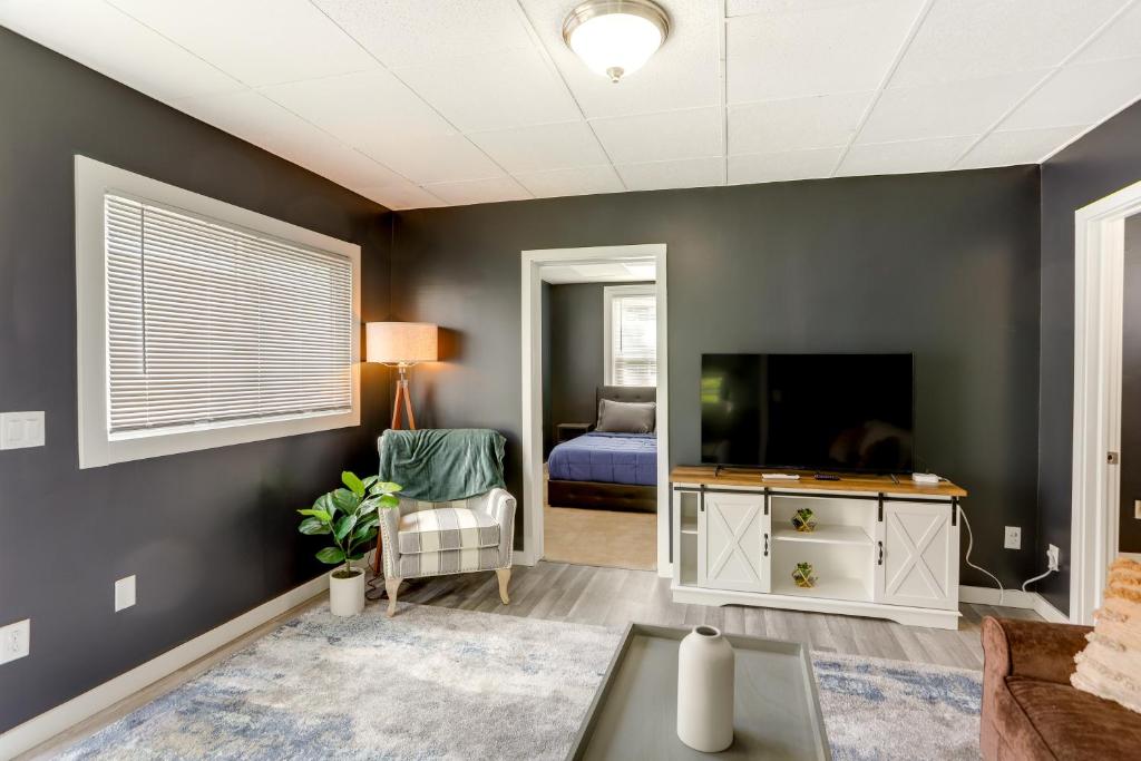 Cozy Downtown Sandusky Gem - 1 Mi to Lake Erie! photo 4