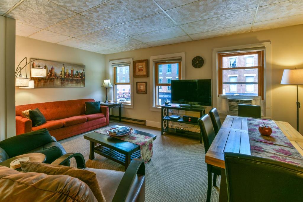 Main Street two bedroom in Galena-Great location!