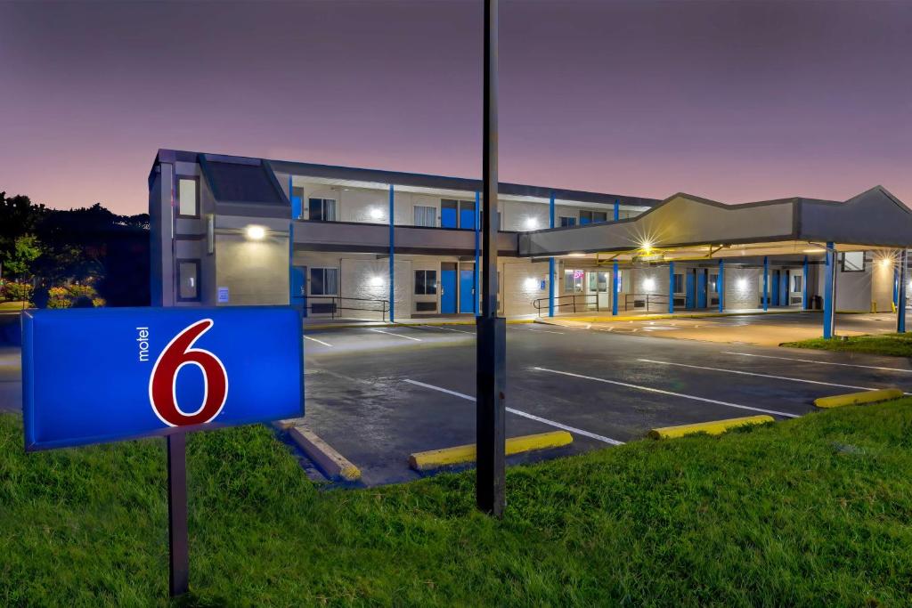 Motel 6 Harrisburg PA Near PA Expo Center photo 2