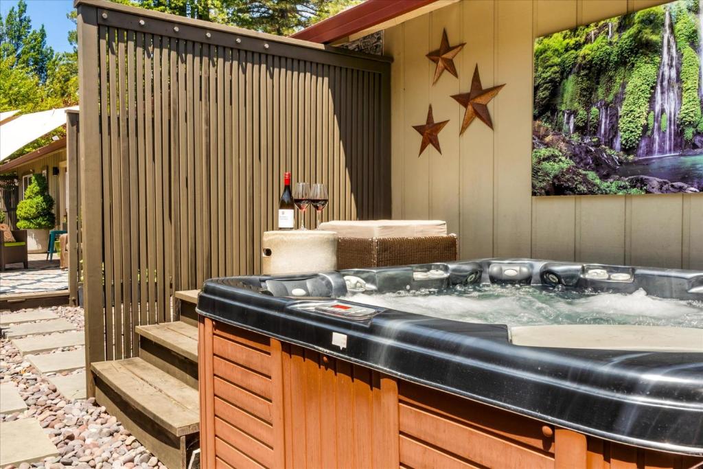 Country Roads - Hot Tub Game Room Dog Friendly photo 2