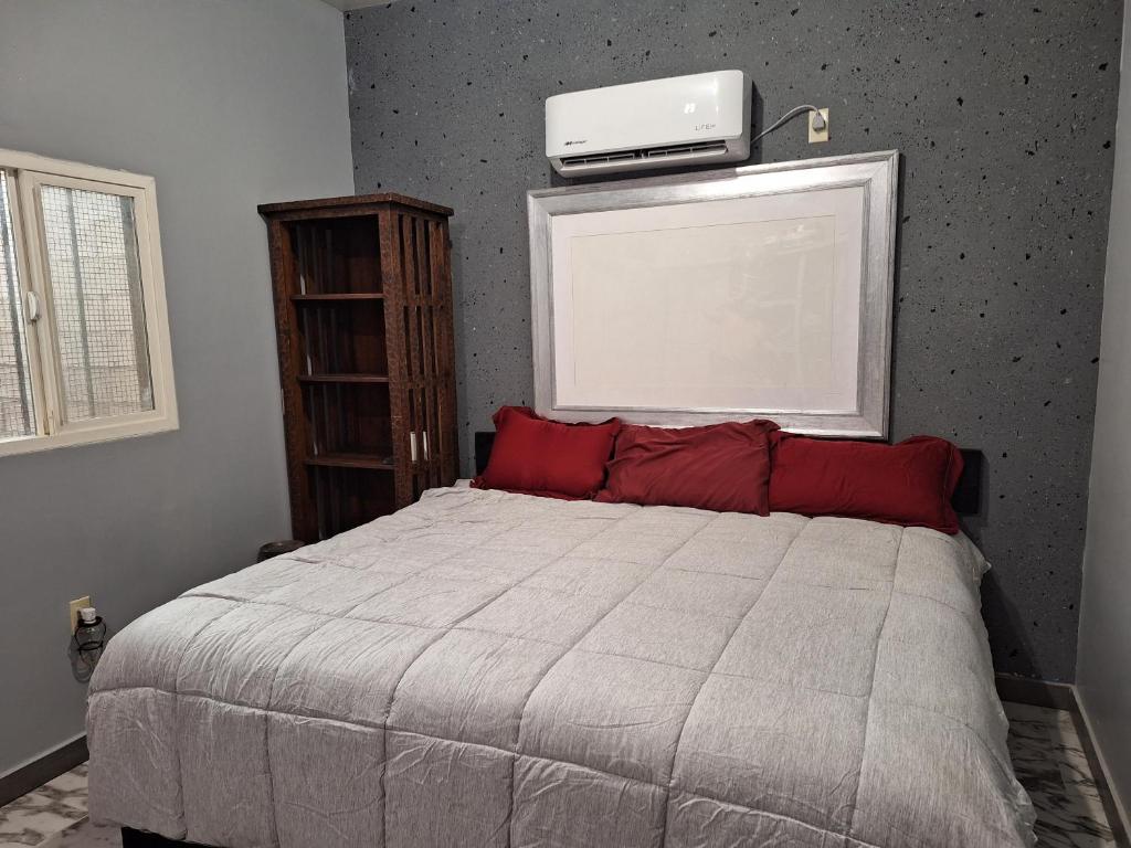 MercedesHouse photo 1