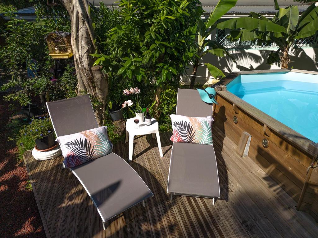 Écrin de Daisy, joli bungalow avec piscine photo 2