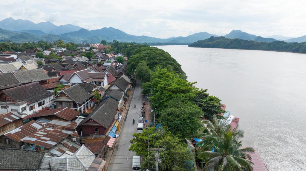 Mekong Chidlatda Villa photo 1