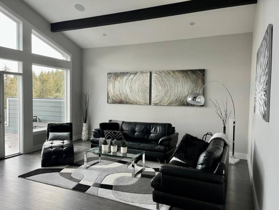 Luxury Home with a View! photo 4
