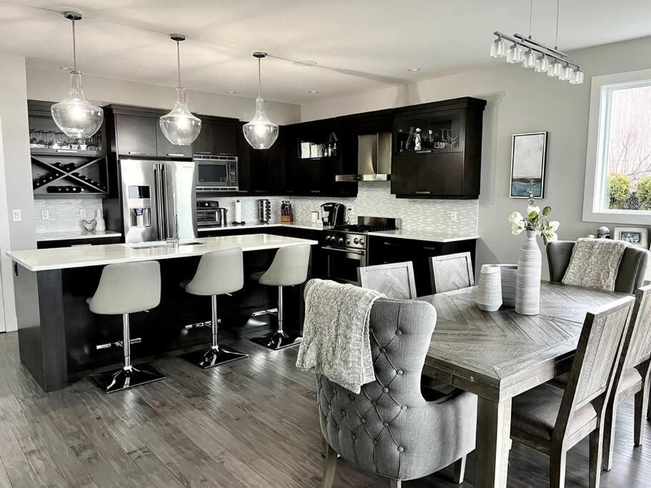 Luxury Home with a View! photo 2