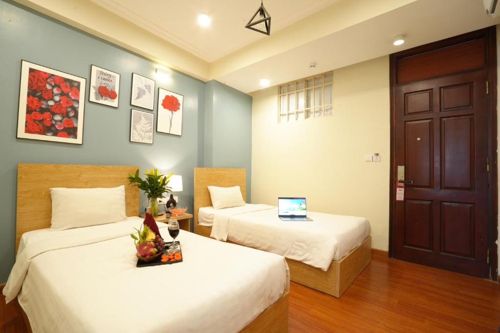 Valley Hotel &Travel