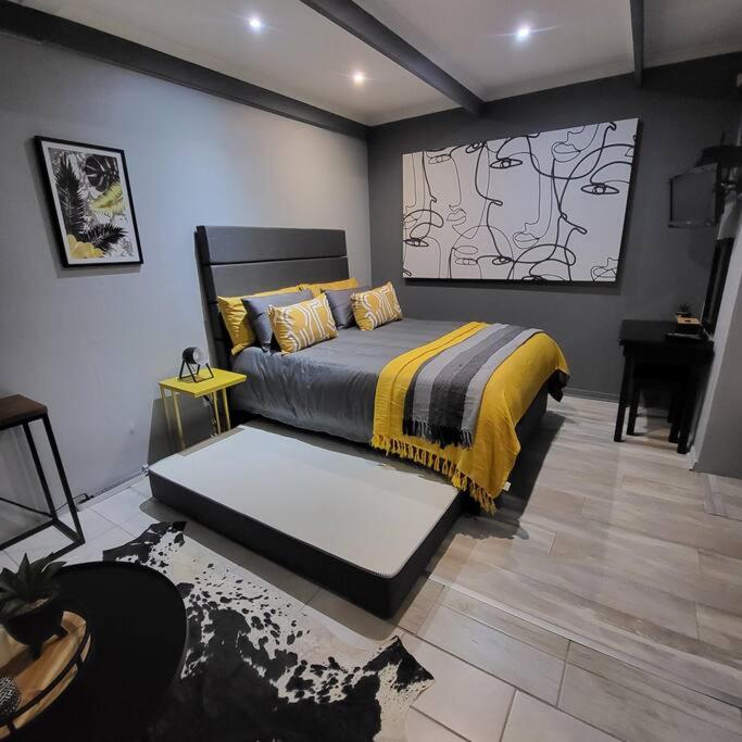 Forever Always Studio Apartment photo 2